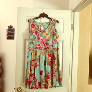 Adorable floral dress!